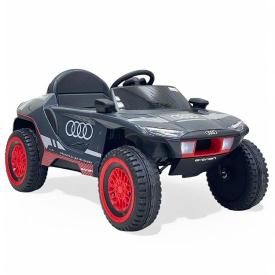 صورة سيارة أطفال كهربائية بتصميم أودي